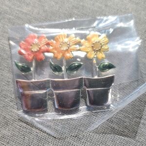 Flower Pot Design Brooch Pin
